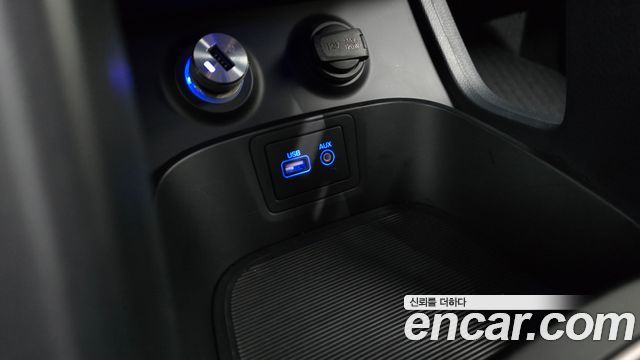 Hyundai Santafe 2017 — photo 29