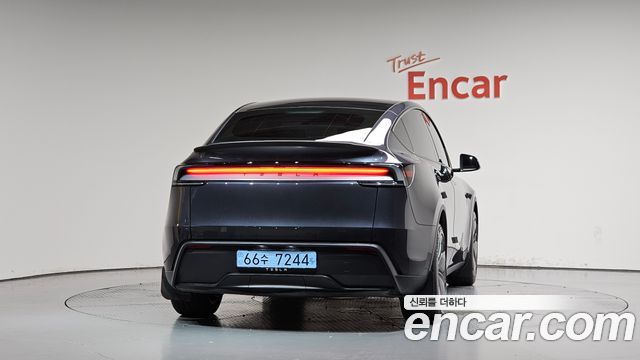 Tesla Model Y 2025 — photo 4