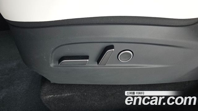 Tesla Model Y 2025 — photo 29