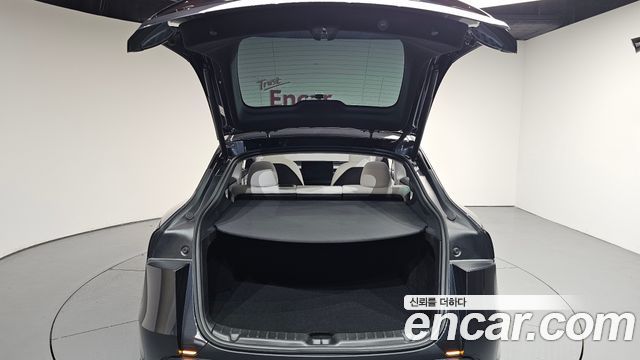 Tesla Model Y 2025 — photo 34