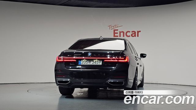 BMW 7-Series 2022 — photo 4