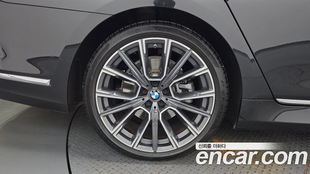 BMW 7-Series 2022 — photo 7