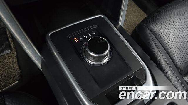 Land Rover Discovery Sport 2018 — photo 12