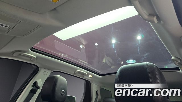 Land Rover Discovery Sport 2018 — photo 24