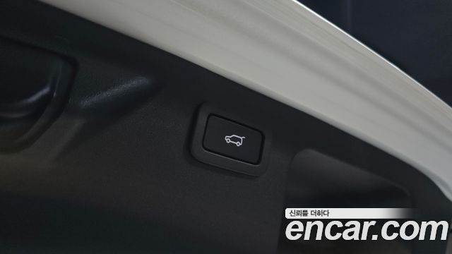 Land Rover Discovery Sport 2018 — photo 25