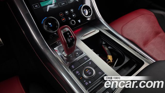 Land Rover Range Rover Sport 2019 — photo 12