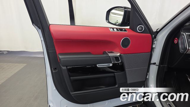 Land Rover Range Rover Sport 2019 — photo 14