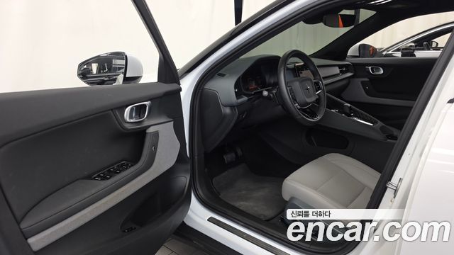 Polestar Polestar 2 2023 — photo 13