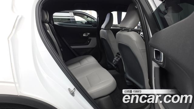 Polestar Polestar 2 2023 — photo 18