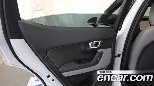Polestar Polestar 2 2023 — photo 15