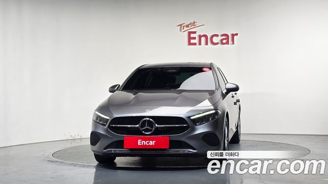 Mercedes-Benz A-Class 2025 — photo 3