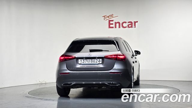 Mercedes-Benz A-Class 2025 — photo 4
