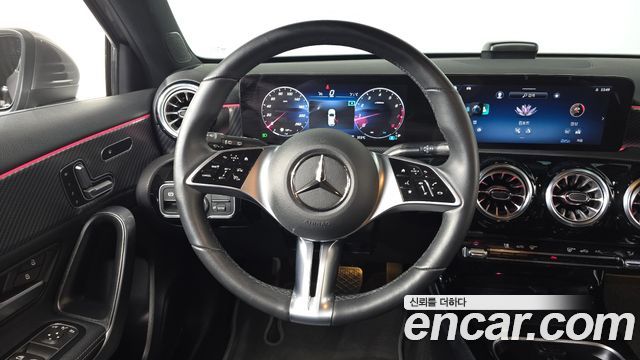 Mercedes-Benz A-Class 2025 — photo 13
