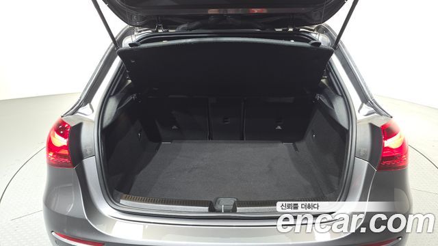 Mercedes-Benz A-Class 2025 — photo 16