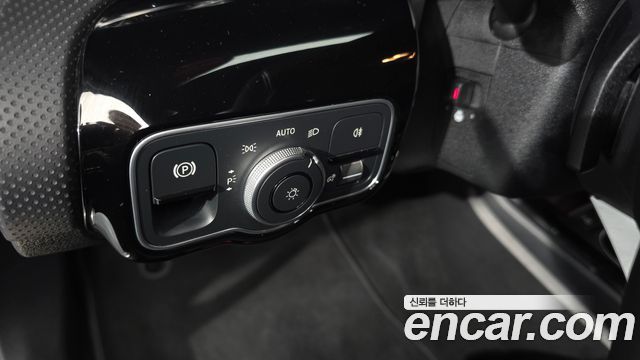 Mercedes-Benz A-Class 2025 — photo 18