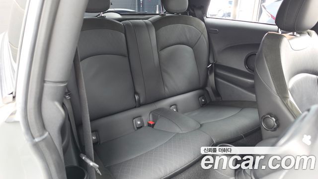 Mini Cooper 2022 — photo 18