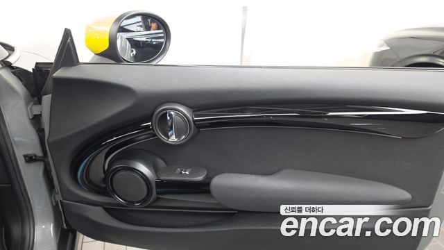 Mini Cooper 2022 — photo 15