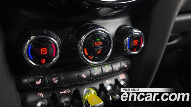 Mini Cooper 2022 — photo 30