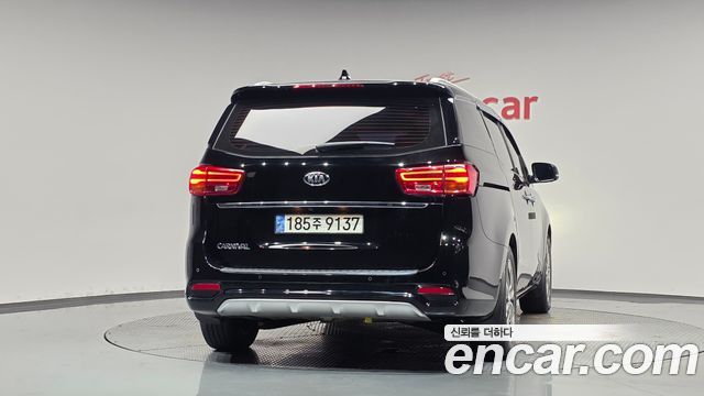 Kia Canival 2019 — photo 4
