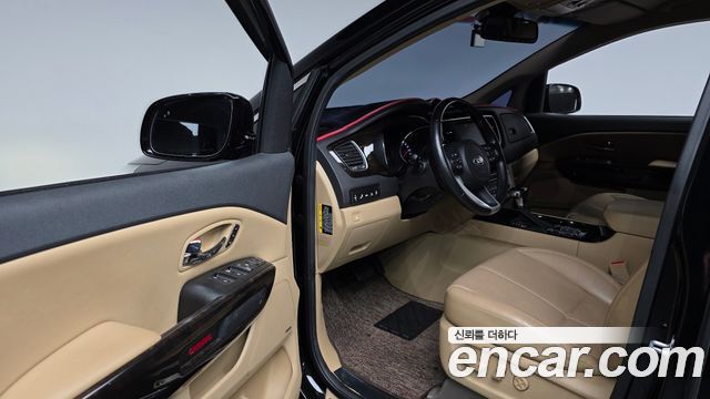 Kia Canival 2019 — photo 10