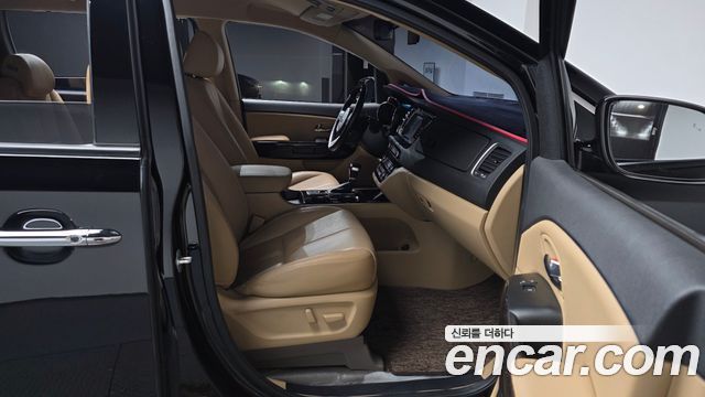 Kia Canival 2019 — photo 11
