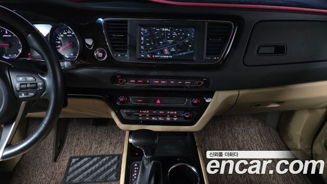 Kia Canival 2019 — photo 15