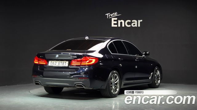 BMW 5-Series 2018 — photo 2