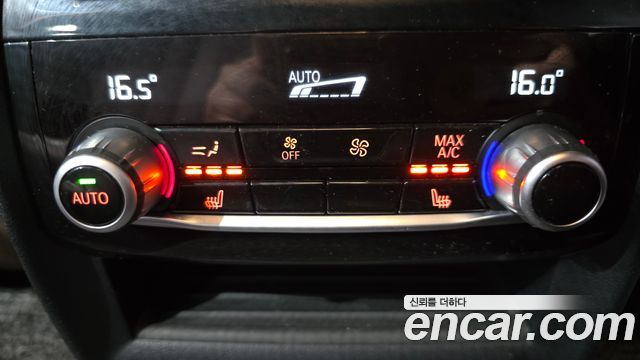 BMW 5-Series 2018 — photo 19