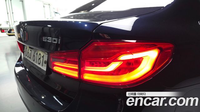 BMW 5-Series 2018 — photo 9
