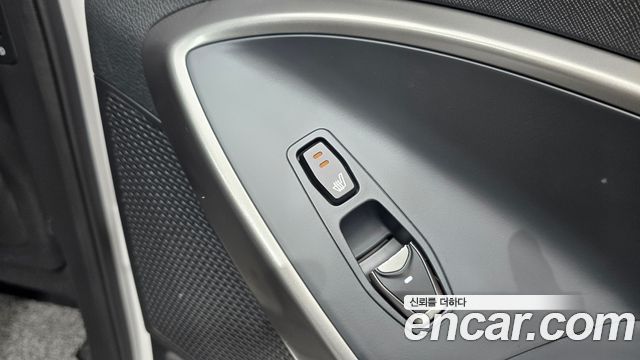 Hyundai Santafe 2018 — photo 18