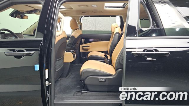 Kia Canival 2023 — photo 11