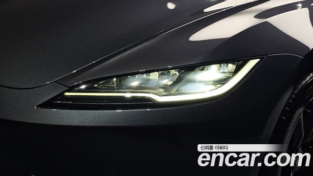 Tesla Model 3 2025 — photo 8