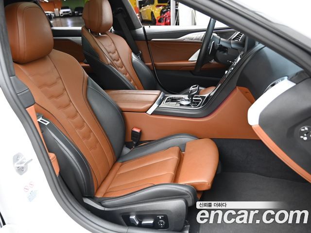 BMW 8-Series 2024 — photo 10