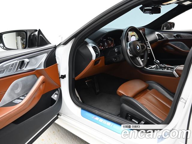 BMW 8-Series 2024 — photo 11