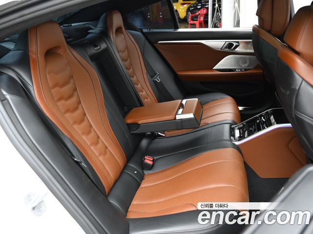 BMW 8-Series 2024 — photo 12