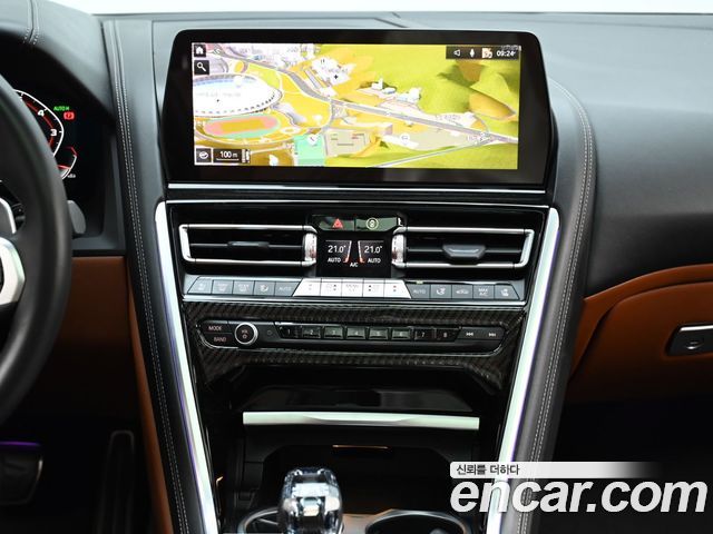 BMW 8-Series 2024 — photo 14
