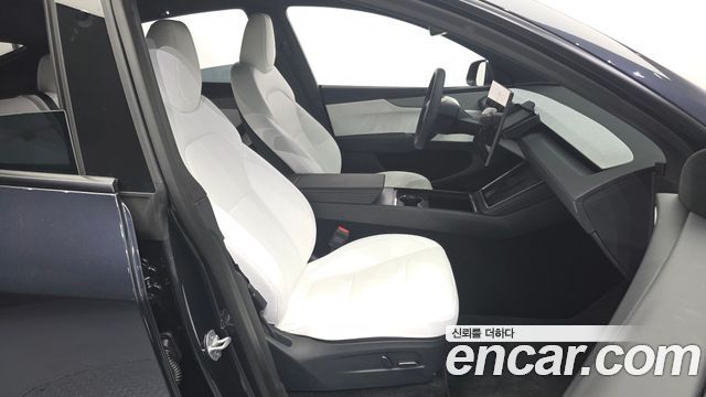 Tesla Model Y 2026 — photo 17