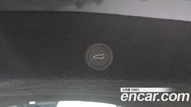 Tesla Model Y 2026 — photo 25