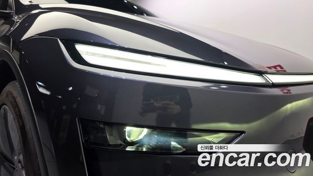 Tesla Model Y 2026 — photo 8
