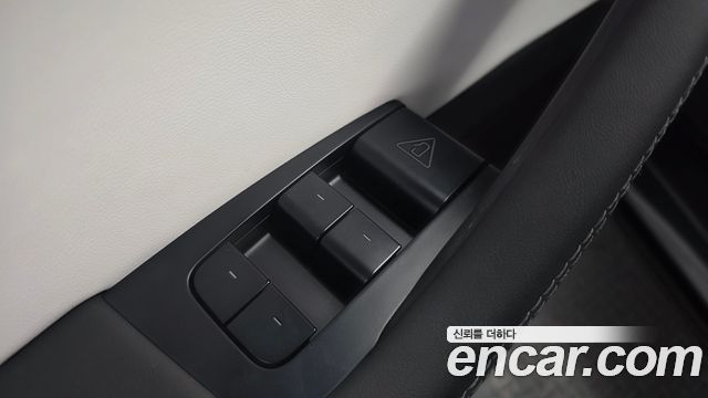 Tesla Model Y 2026 — photo 36