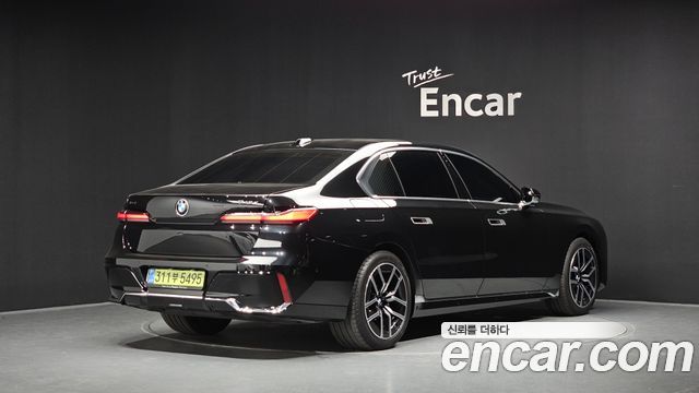 BMW 7-Series 2026 — photo 2