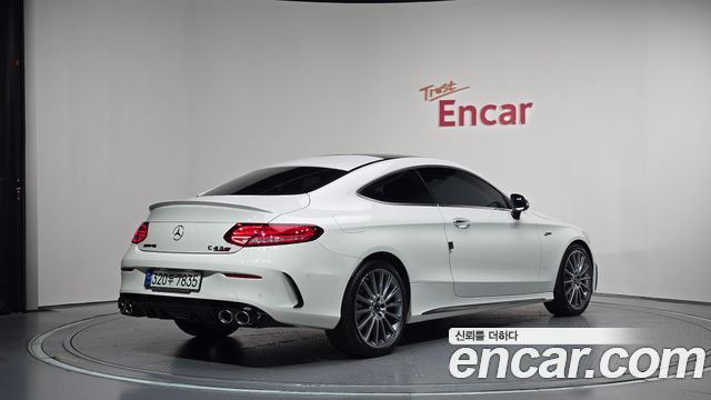 Mercedes-Benz C-Class 2023 — photo 2