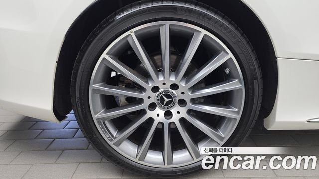 Mercedes-Benz C-Class 2023 — photo 5