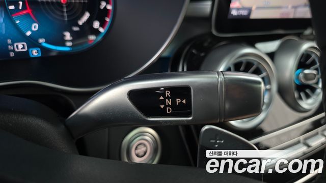Mercedes-Benz C-Class 2023 — photo 12