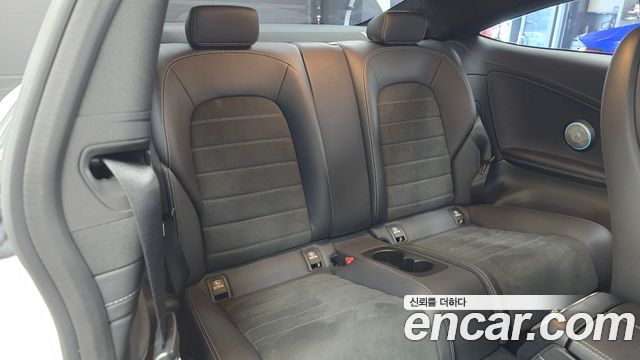 Mercedes-Benz C-Class 2023 — photo 17
