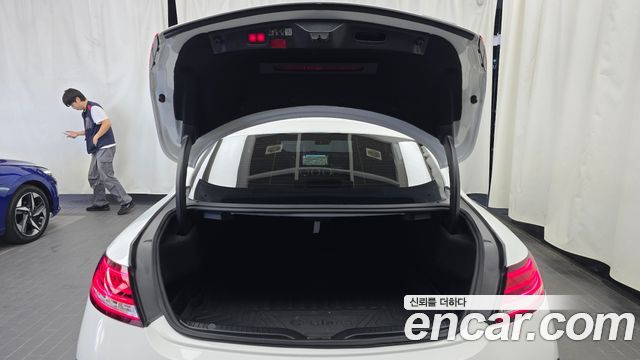 Mercedes-Benz C-Class 2023 — photo 23