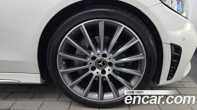 Mercedes-Benz C-Class 2023 — photo 7