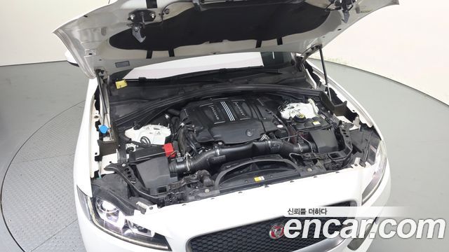 Jaguar F-PACE 2017 — photo 6