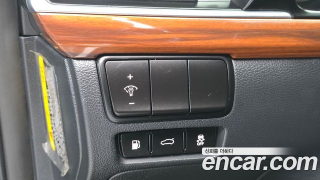 Kia K7 2016 — photo 21