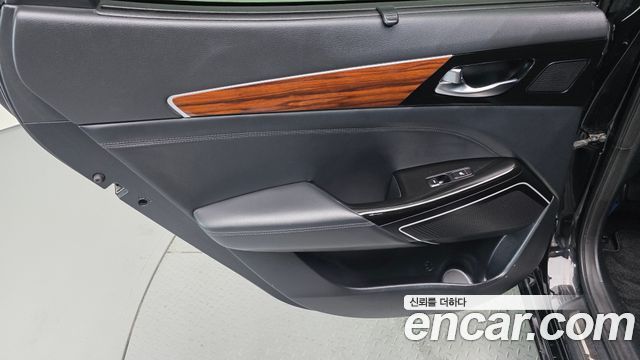 Kia K7 2016 — photo 15